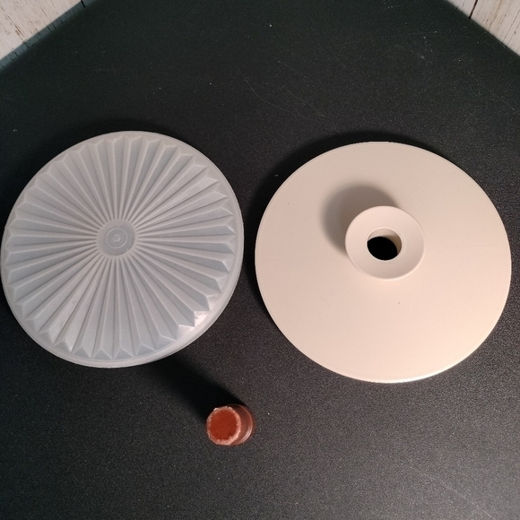 Tupperware 3 part seal replacement #802 for the Go Between Pitcher #1575  (B1) - Picture 4 of 6